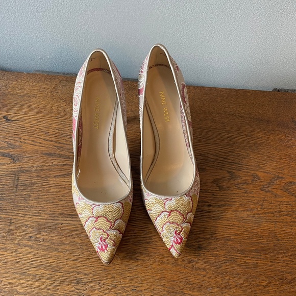 Nine West Gorgeous Embroidered High Heels - Picture 2 of 5